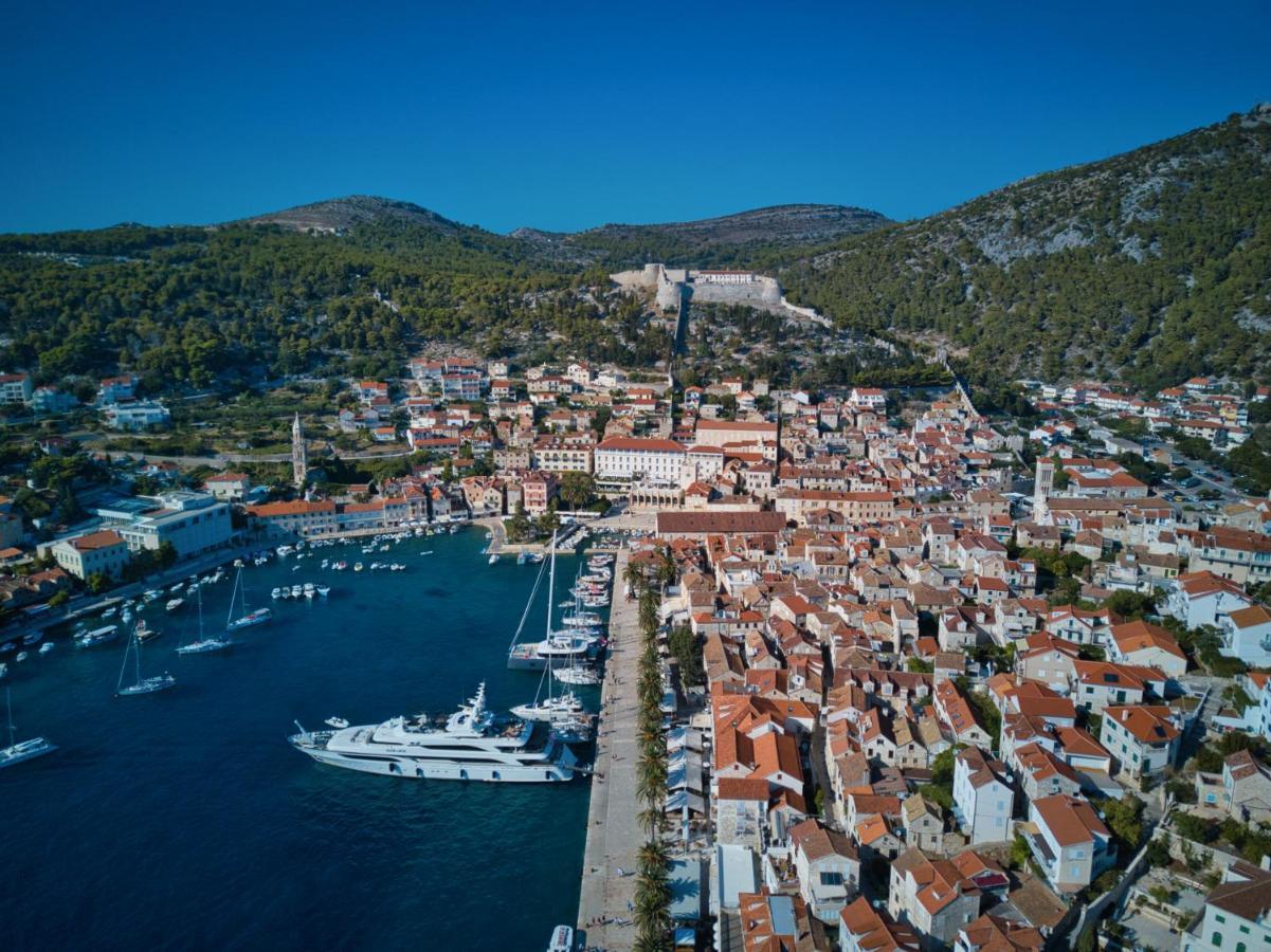 Sunrise Apartment Hvar Hvar Town Bagian luar foto